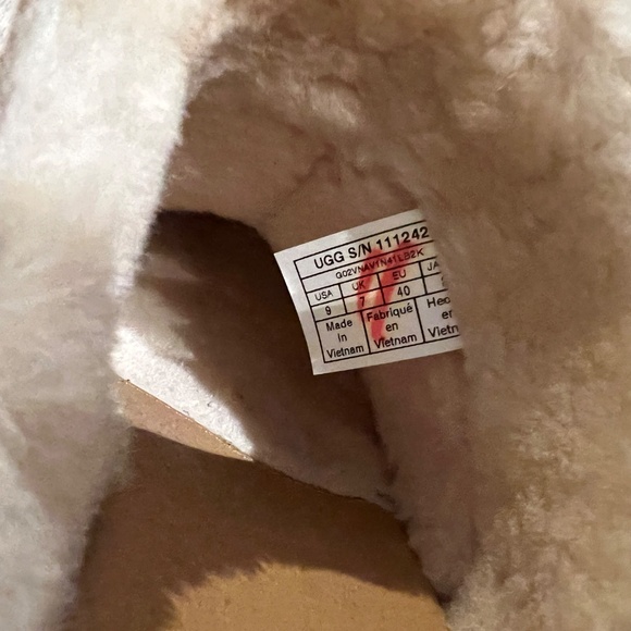 UGG Aubriana - chestnut - size 9 - Picture 4 of 7